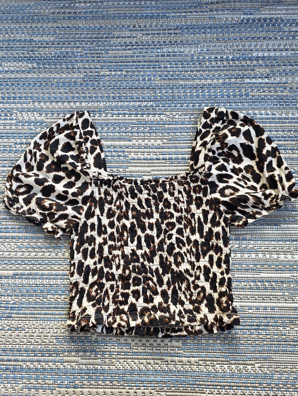 Monteau Los Angeles Womens Medium Animal Cheetah Leopard Print Crop Top Shirt
